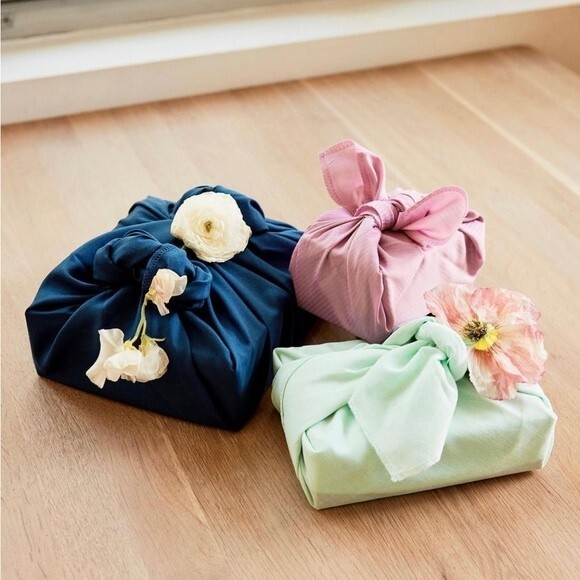 NWT To The Market Reusable Gift Wrapping Cloths - 3 Cloths Pink Navy Seafoam - Picture 2 of 6